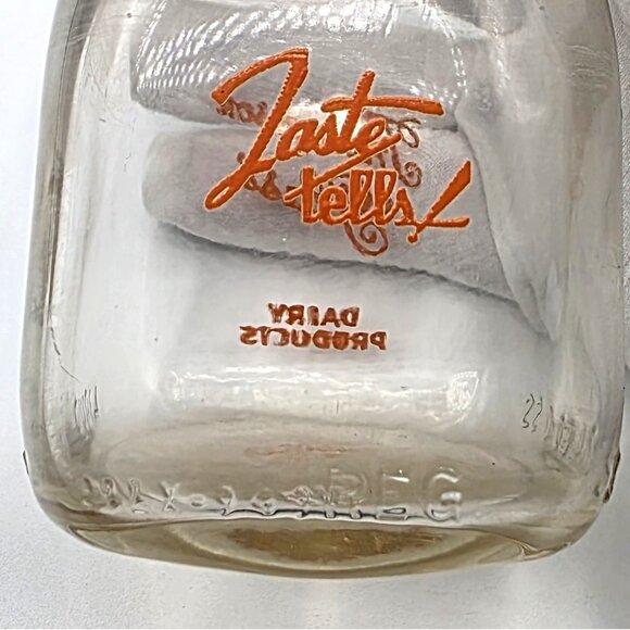 Vintage Thompson's Dairy Products Taste Tells USA Half Pint Milk Bottle Set of 2 - Picture 6 of 12